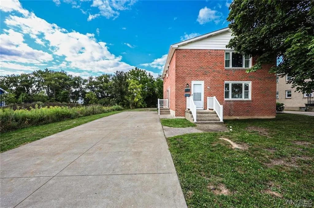 862 Falcon Drive, Lancaster, New York 14043, Lancaster, New York 14043, 3 Bedrooms Bedrooms, 5 Rooms Rooms,1 BathroomBathrooms,Residential Lease,For Rent,862 Falcon Drive, Lancaster, New York 14043,0,B1645558