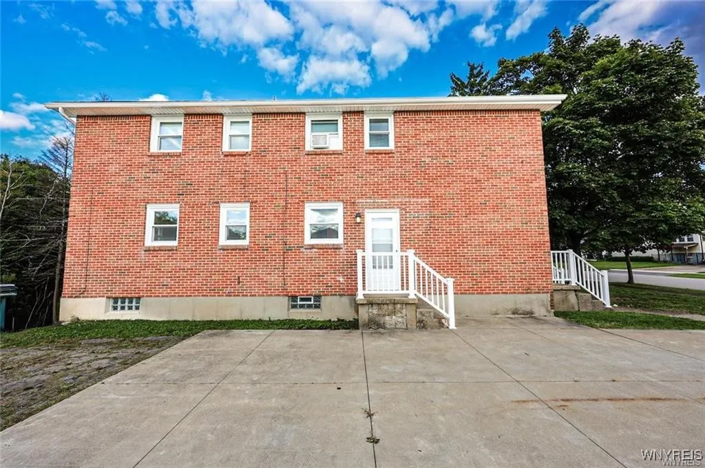 862 Falcon Drive, Lancaster, New York 14043, Lancaster, New York 14043, 3 Bedrooms Bedrooms, 5 Rooms Rooms,1 BathroomBathrooms,Residential Lease,For Rent,862 Falcon Drive, Lancaster, New York 14043,0,B1645558