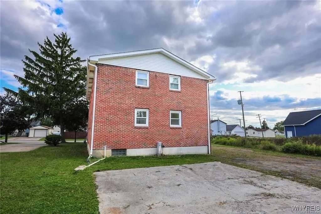 862 Falcon Drive, Lancaster, New York 14043, Lancaster, New York 14043, 3 Bedrooms Bedrooms, 5 Rooms Rooms,1 BathroomBathrooms,Residential Lease,For Rent,862 Falcon Drive, Lancaster, New York 14043,0,B1645558