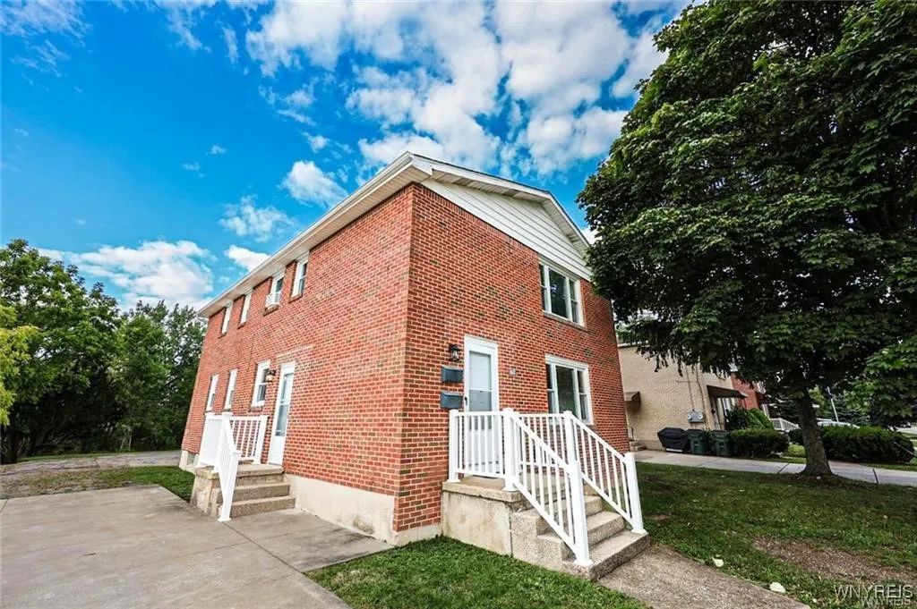 862 Falcon Drive, Lancaster, New York 14043, Lancaster, New York 14043, 3 Bedrooms Bedrooms, 5 Rooms Rooms,1 BathroomBathrooms,Residential Lease,For Rent,862 Falcon Drive, Lancaster, New York 14043,0,B1645558