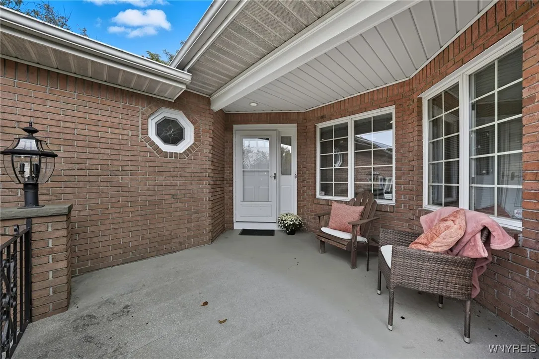 12 Hampton Hill Drive, Amherst, New York 14221, Amherst, New York 14221, 2 Bedrooms Bedrooms, 7 Rooms Rooms,2 BathroomsBathrooms,Residential,For Sale,12 Hampton Hill Drive, Amherst, New York 14221,0,B1645038