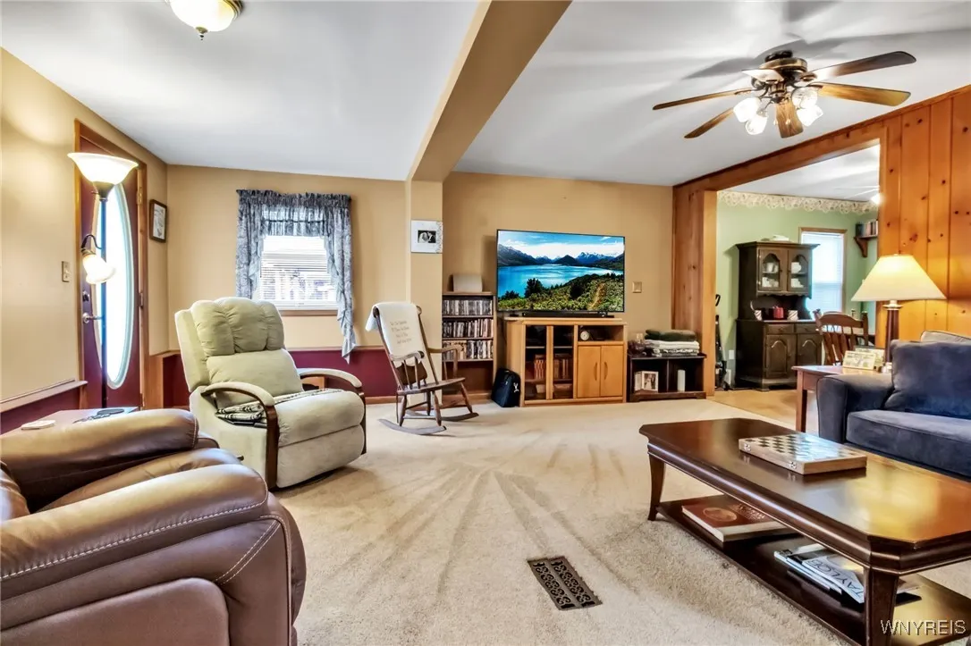 93 Barnsdale Avenue, West Seneca, New York 14224, West Seneca, New York 14224, 3 Bedrooms Bedrooms, 6 Rooms Rooms,1 BathroomBathrooms,Residential,For Sale,93 Barnsdale Avenue, West Seneca, New York 14224,0,B1645193