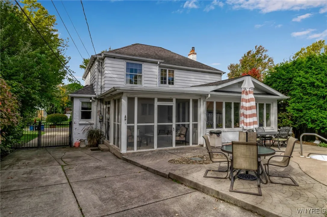 94 Walton Dr, Amherst, New York 14226, Amherst, New York 14226, 3 Bedrooms Bedrooms, 7 Rooms Rooms,2 BathroomsBathrooms,Residential,Closed,94 Walton Dr, Amherst, New York 14226,0,B1645249