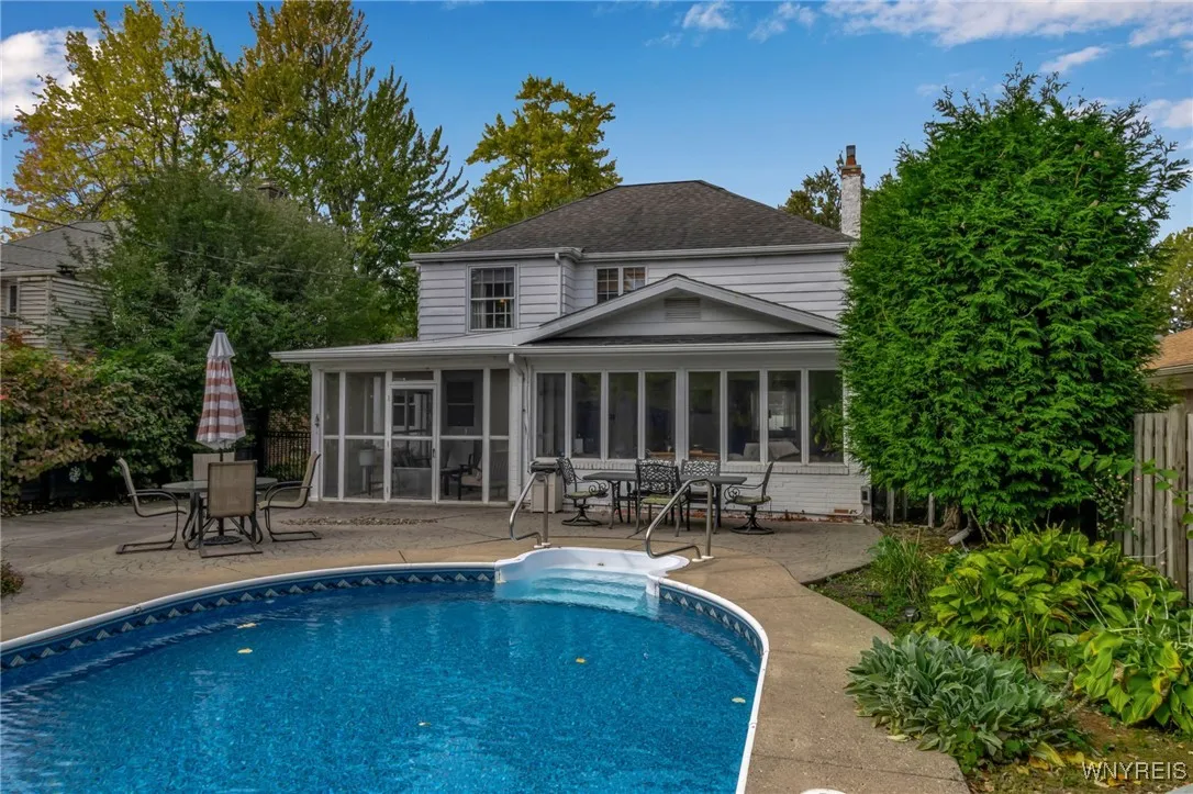 94 Walton Dr, Amherst, New York 14226, Amherst, New York 14226, 3 Bedrooms Bedrooms, 7 Rooms Rooms,2 BathroomsBathrooms,Residential,Closed,94 Walton Dr, Amherst, New York 14226,0,B1645249