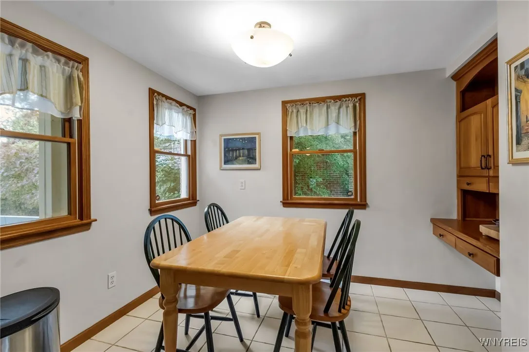 94 Walton Dr, Amherst, New York 14226, Amherst, New York 14226, 3 Bedrooms Bedrooms, 7 Rooms Rooms,2 BathroomsBathrooms,Residential,Closed,94 Walton Dr, Amherst, New York 14226,0,B1645249