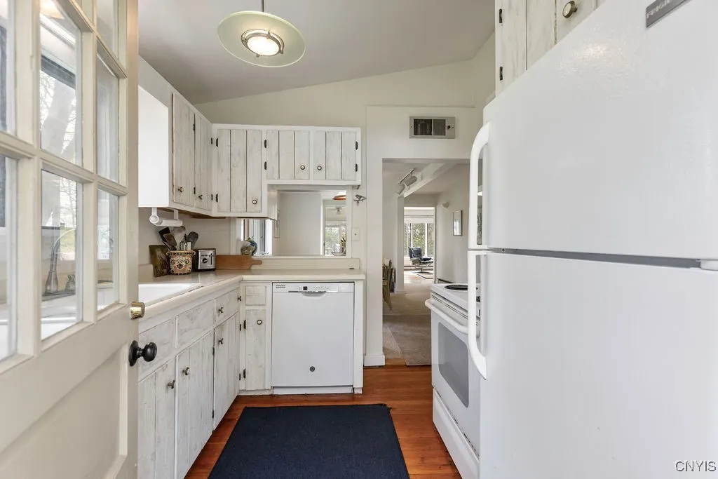 3435 East Lake Road, Skaneateles, New York 13152, Skaneateles, New York 13152, 4 Bedrooms Bedrooms, 9 Rooms Rooms,1 BathroomBathrooms,Residential,For Sale,3435 East Lake Road, Skaneateles, New York 13152,0,S1645542