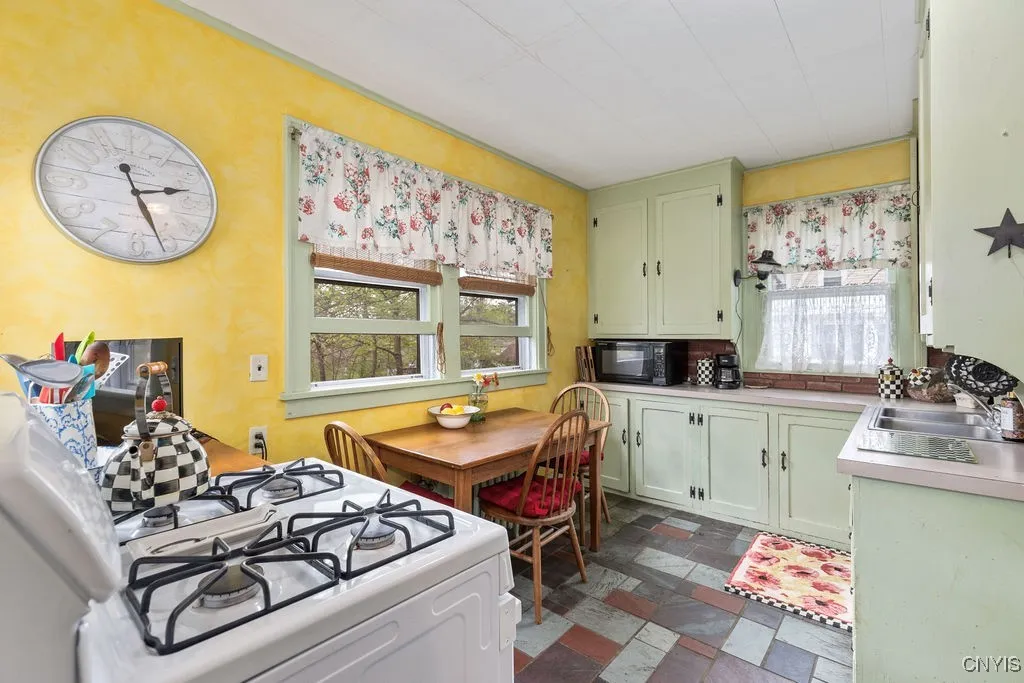 3435 East Lake Road, Skaneateles, New York 13152, Skaneateles, New York 13152, 4 Bedrooms Bedrooms, 9 Rooms Rooms,1 BathroomBathrooms,Residential,For Sale,3435 East Lake Road, Skaneateles, New York 13152,0,S1645542