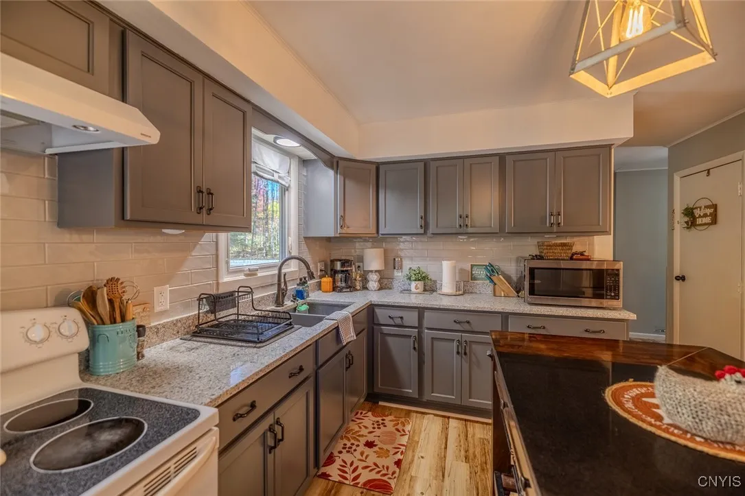 5001 Hill Road, Verona, New York 13421, Verona, New York 13421, 3 Bedrooms Bedrooms, 6 Rooms Rooms,2 BathroomsBathrooms,Residential,For Sale,5001 Hill Road, Verona, New York 13421,0,S1645244