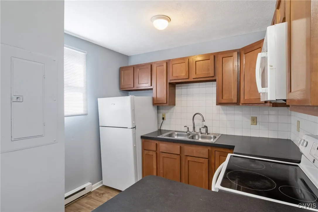 1002 Butternut Street, Syracuse, New York 13208, Syracuse, New York 13208, 8 Bedrooms Bedrooms, ,4 BathroomsBathrooms,Residential,For Sale,1002 Butternut Street, Syracuse, New York 13208,0,S1645589