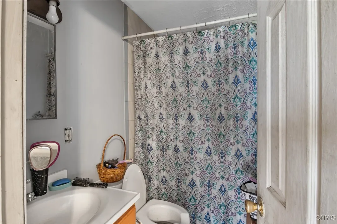 1002 Butternut Street, Syracuse, New York 13208, Syracuse, New York 13208, 8 Bedrooms Bedrooms, ,4 BathroomsBathrooms,Residential,For Sale,1002 Butternut Street, Syracuse, New York 13208,0,S1645589