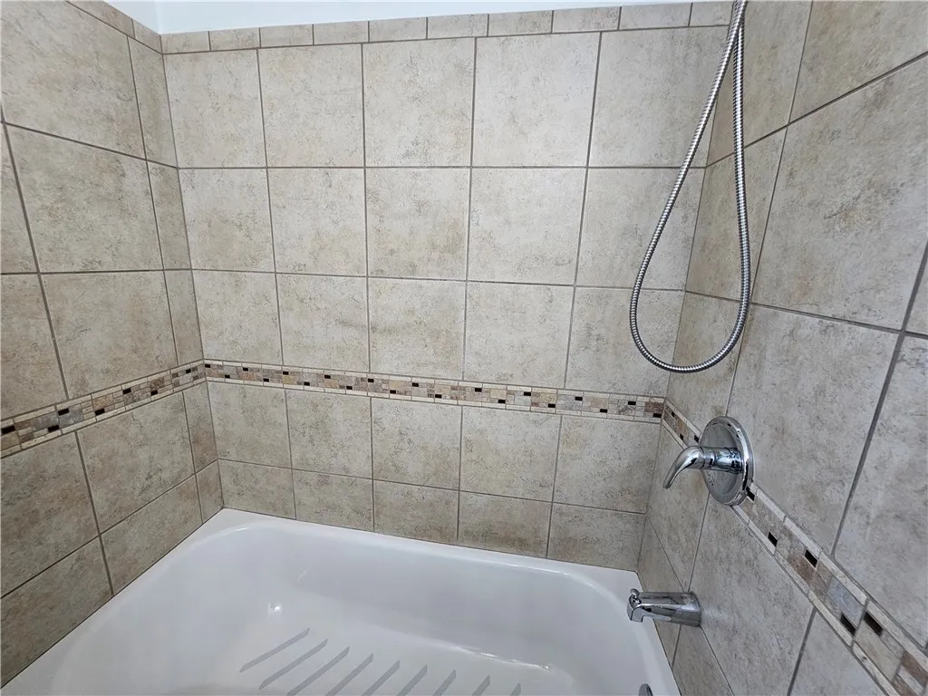 3 Candlewick Drive, Sweden, New York 14420, Sweden, New York 14420, 5 Bedrooms Bedrooms, 11 Rooms Rooms,2 BathroomsBathrooms,Residential,For Sale,3 Candlewick Drive, Sweden, New York 14420,0,R1645567