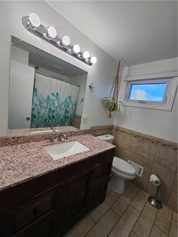 3 Candlewick Drive, Sweden, New York 14420, Sweden, New York 14420, 5 Bedrooms Bedrooms, 11 Rooms Rooms,2 BathroomsBathrooms,Residential,For Sale,3 Candlewick Drive, Sweden, New York 14420,0,R1645567