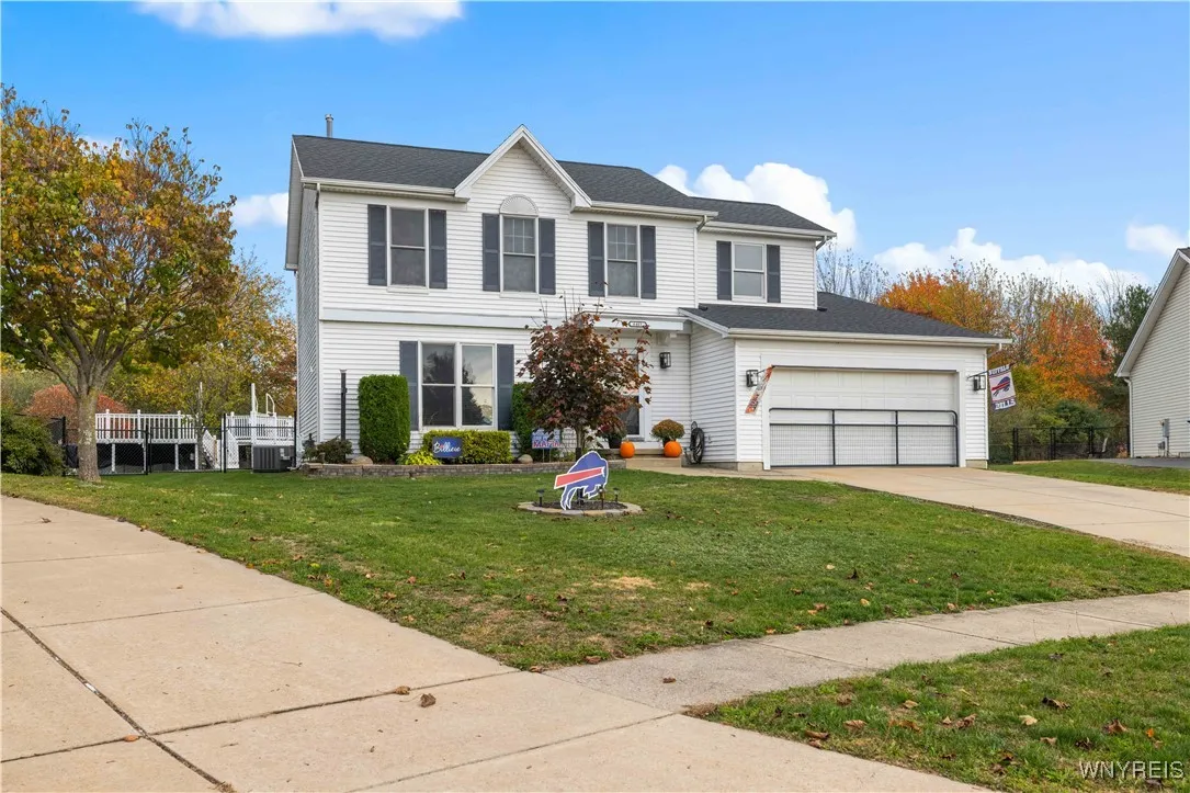 6461 Hackberry Drive, Hamburg, New York 14085, Hamburg, New York 14085, 3 Bedrooms Bedrooms, 6 Rooms Rooms,2 BathroomsBathrooms,Residential,For Sale,6461 Hackberry Drive, Hamburg, New York 14085,0,B1645113