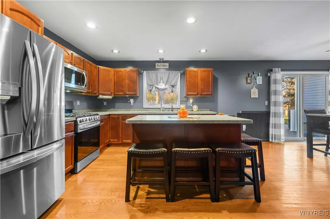 6461 Hackberry Drive, Hamburg, New York 14085, Hamburg, New York 14085, 3 Bedrooms Bedrooms, 6 Rooms Rooms,2 BathroomsBathrooms,Residential,For Sale,6461 Hackberry Drive, Hamburg, New York 14085,0,B1645113