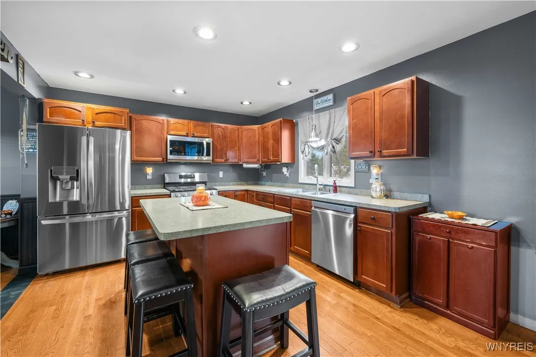 6461 Hackberry Drive, Hamburg, New York 14085, Hamburg, New York 14085, 3 Bedrooms Bedrooms, 6 Rooms Rooms,2 BathroomsBathrooms,Residential,For Sale,6461 Hackberry Drive, Hamburg, New York 14085,0,B1645113