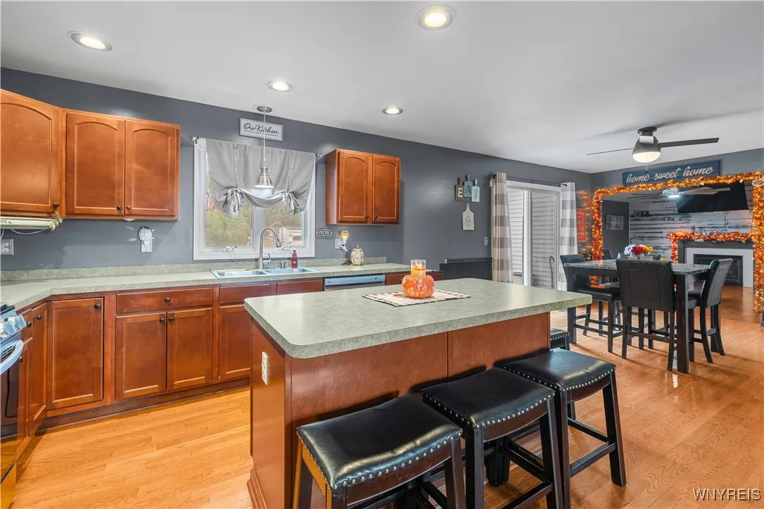 6461 Hackberry Drive, Hamburg, New York 14085, Hamburg, New York 14085, 3 Bedrooms Bedrooms, 6 Rooms Rooms,2 BathroomsBathrooms,Residential,For Sale,6461 Hackberry Drive, Hamburg, New York 14085,0,B1645113