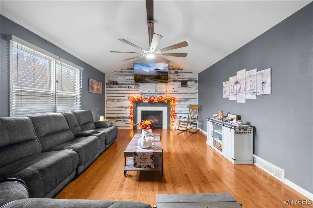 6461 Hackberry Drive, Hamburg, New York 14085, Hamburg, New York 14085, 3 Bedrooms Bedrooms, 6 Rooms Rooms,2 BathroomsBathrooms,Residential,For Sale,6461 Hackberry Drive, Hamburg, New York 14085,0,B1645113