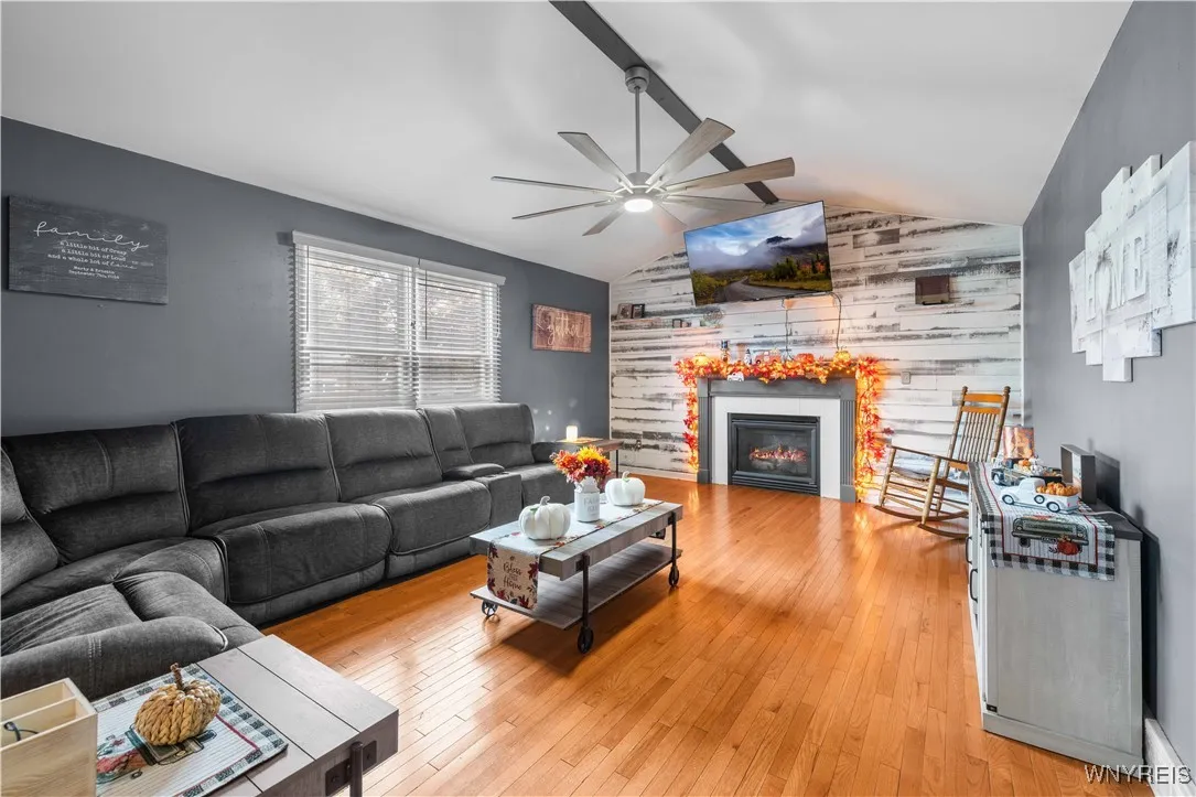 6461 Hackberry Drive, Hamburg, New York 14085, Hamburg, New York 14085, 3 Bedrooms Bedrooms, 6 Rooms Rooms,2 BathroomsBathrooms,Residential,For Sale,6461 Hackberry Drive, Hamburg, New York 14085,0,B1645113