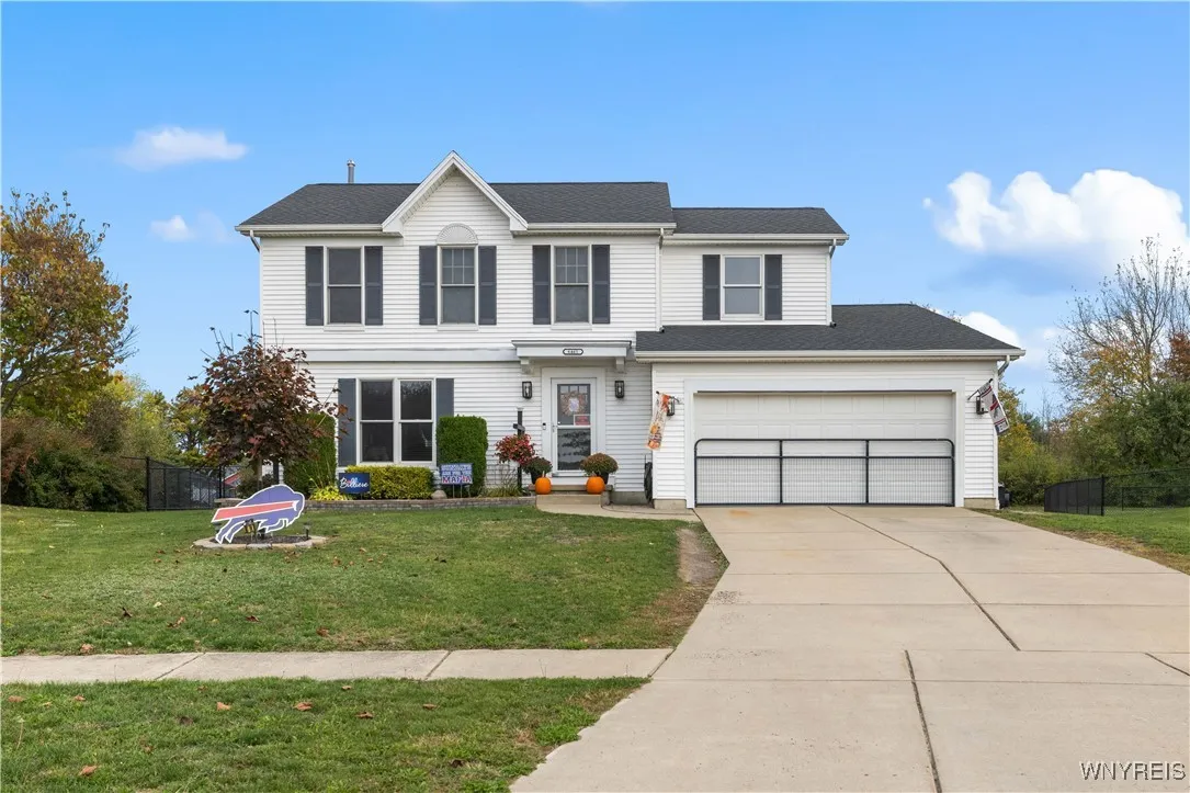 6461 Hackberry Drive, Hamburg, New York 14085, Hamburg, New York 14085, 3 Bedrooms Bedrooms, 6 Rooms Rooms,2 BathroomsBathrooms,Residential,For Sale,6461 Hackberry Drive, Hamburg, New York 14085,0,B1645113