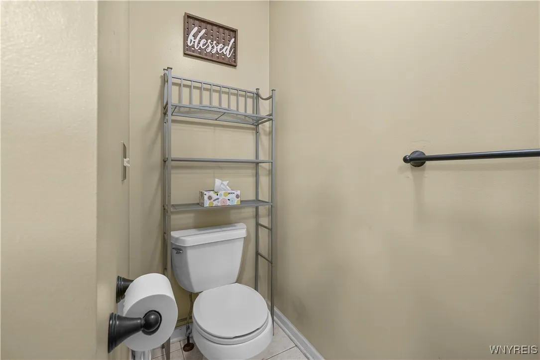 6461 Hackberry Drive, Hamburg, New York 14085, Hamburg, New York 14085, 3 Bedrooms Bedrooms, 6 Rooms Rooms,2 BathroomsBathrooms,Residential,For Sale,6461 Hackberry Drive, Hamburg, New York 14085,0,B1645113