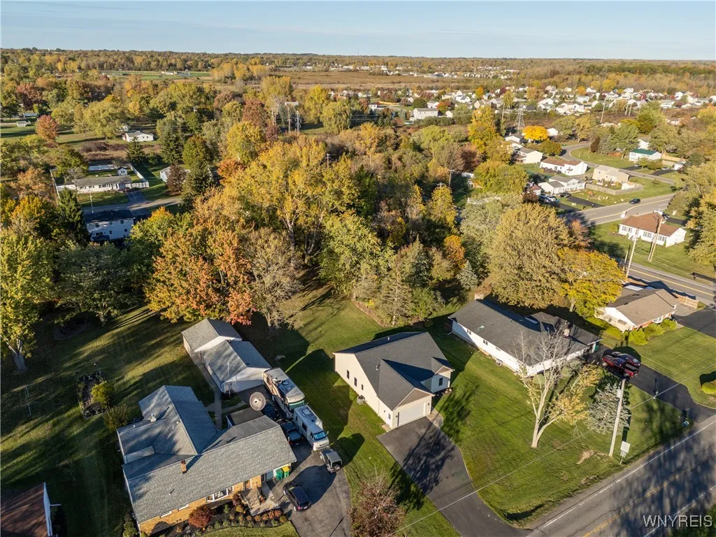 6429 Hamm Road, Lockport Town, New York 14094, Lockport Town, New York 14094, 3 Bedrooms Bedrooms, 5 Rooms Rooms,2 BathroomsBathrooms,Residential,For Sale,6429 Hamm Road, Lockport Town, New York 14094,0,B1645503