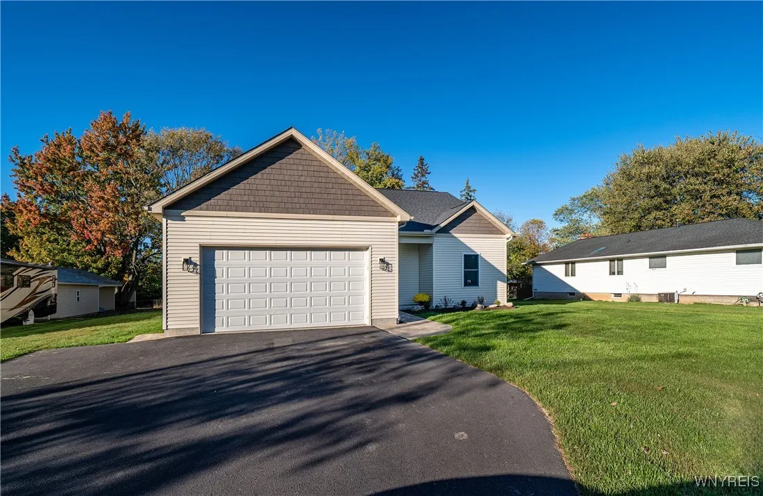 6429 Hamm Road, Lockport Town, New York 14094, Lockport Town, New York 14094, 3 Bedrooms Bedrooms, 5 Rooms Rooms,2 BathroomsBathrooms,Residential,For Sale,6429 Hamm Road, Lockport Town, New York 14094,0,B1645503