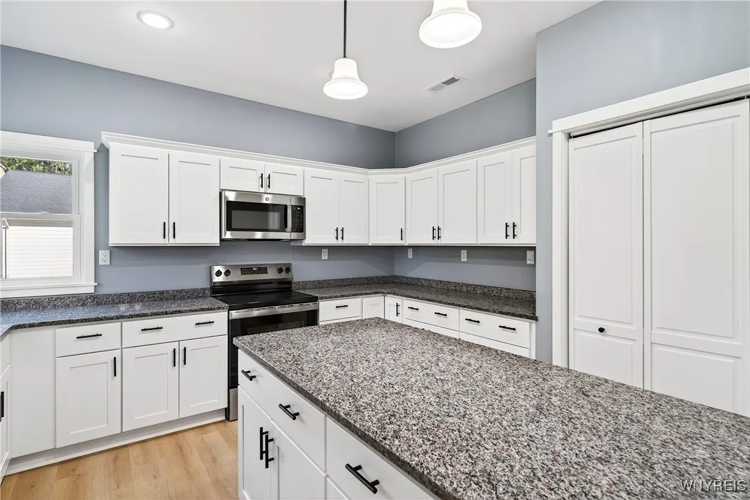 6429 Hamm Road, Lockport Town, New York 14094, Lockport Town, New York 14094, 3 Bedrooms Bedrooms, 5 Rooms Rooms,2 BathroomsBathrooms,Residential,For Sale,6429 Hamm Road, Lockport Town, New York 14094,0,B1645503