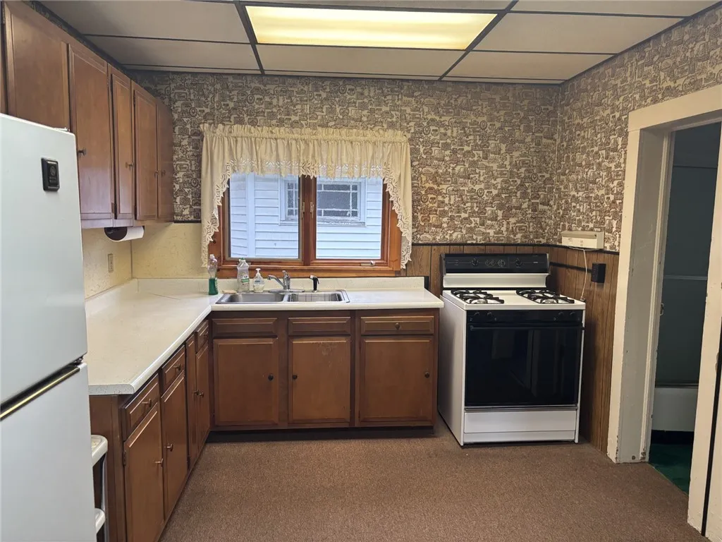 41 Fulton Street, Hornell, New York 14843, Hornell, New York 14843, 3 Bedrooms Bedrooms, 8 Rooms Rooms,1 BathroomBathrooms,Residential,For Sale,41 Fulton Street, Hornell, New York 14843,0,R1642974