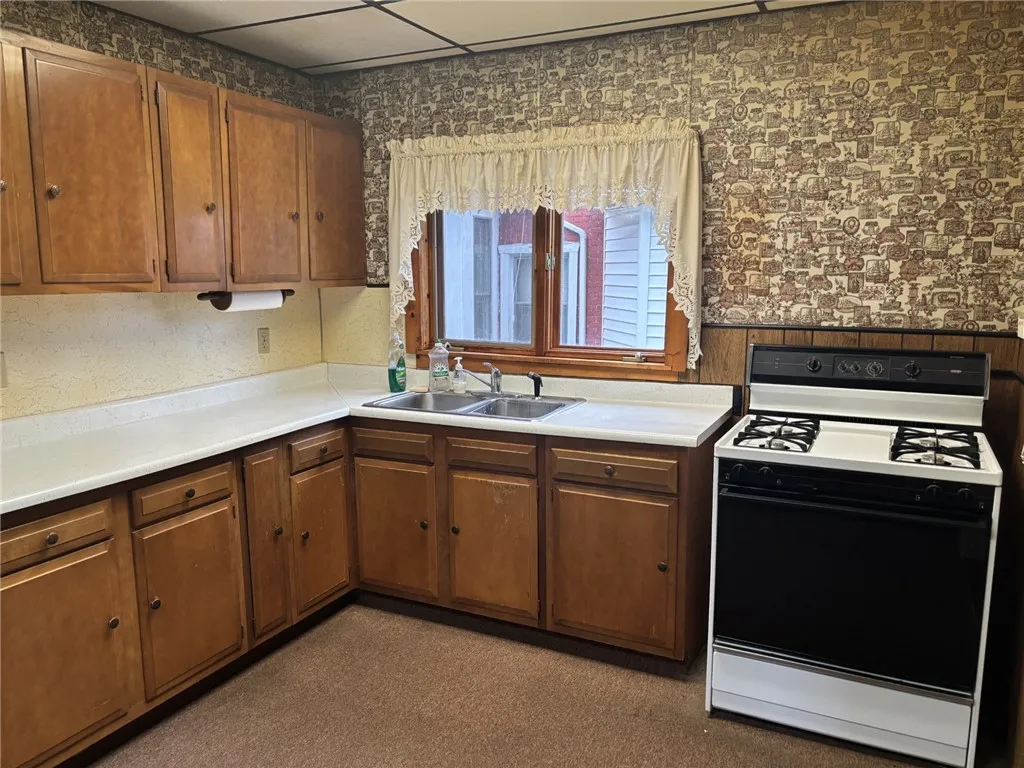 41 Fulton Street, Hornell, New York 14843, Hornell, New York 14843, 3 Bedrooms Bedrooms, 8 Rooms Rooms,1 BathroomBathrooms,Residential,For Sale,41 Fulton Street, Hornell, New York 14843,0,R1642974