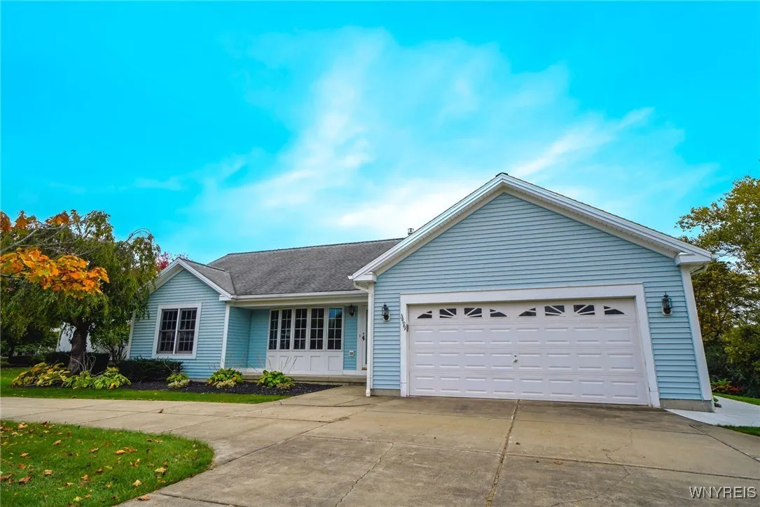 3499 Creekview Drive, Hamburg, New York 14075, Hamburg, New York 14075, 3 Bedrooms Bedrooms, 8 Rooms Rooms,2 BathroomsBathrooms,Residential,For Sale,3499 Creekview Drive, Hamburg, New York 14075,0,B1645608