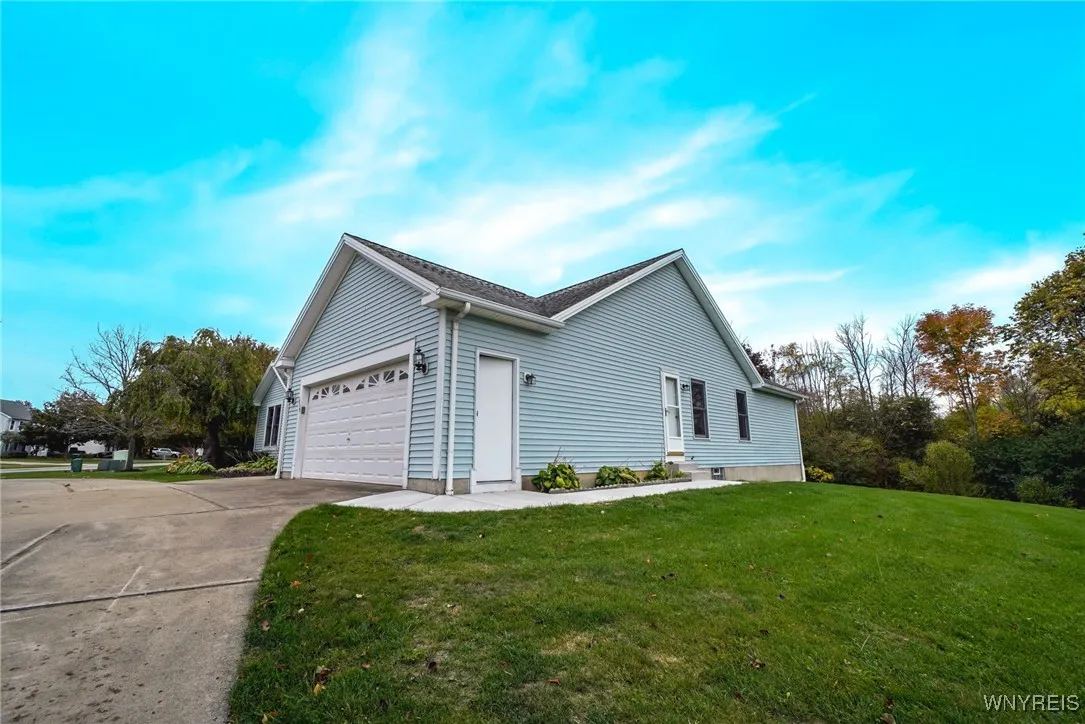 3499 Creekview Drive, Hamburg, New York 14075, Hamburg, New York 14075, 3 Bedrooms Bedrooms, 8 Rooms Rooms,2 BathroomsBathrooms,Residential,For Sale,3499 Creekview Drive, Hamburg, New York 14075,0,B1645608