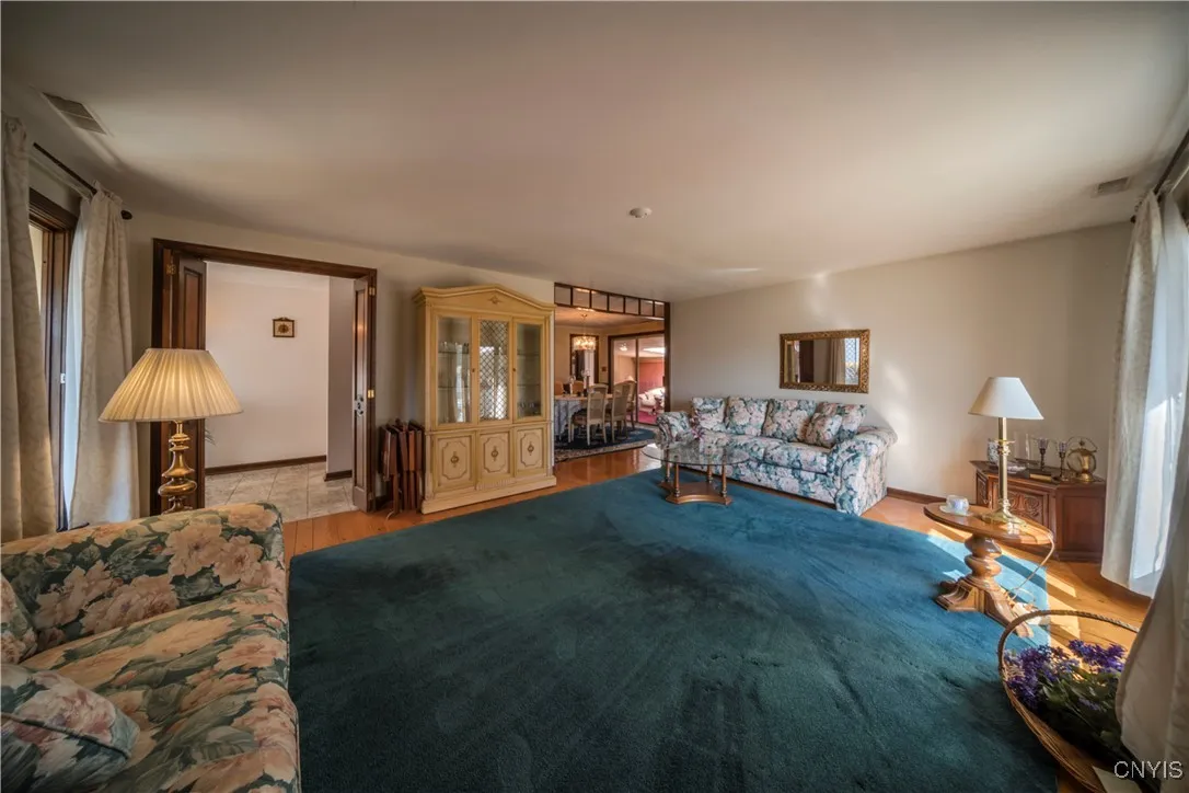 110 Bellshire Lane, Syracuse, New York 13208, Syracuse, New York 13208, 3 Bedrooms Bedrooms, 7 Rooms Rooms,2 BathroomsBathrooms,Residential,For Sale,110 Bellshire Lane, Syracuse, New York 13208,0,S1645394