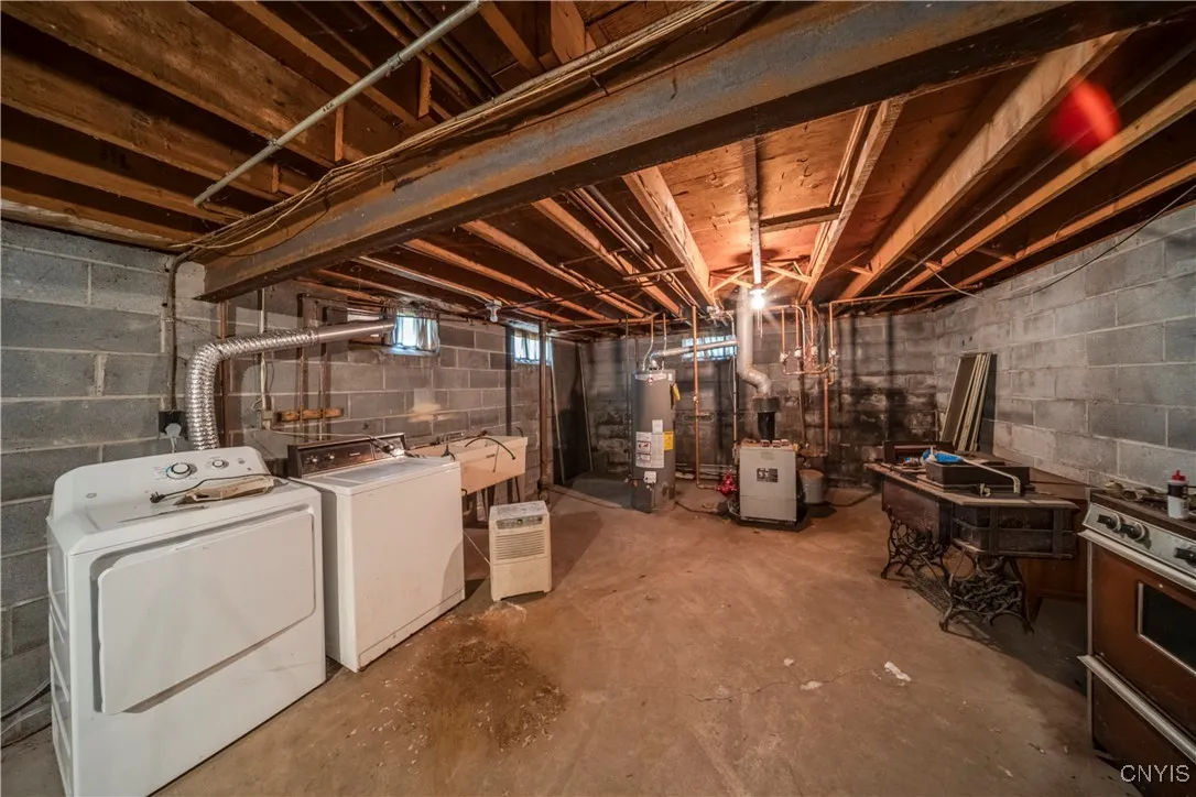 110 Bellshire Lane, Syracuse, New York 13208, Syracuse, New York 13208, 3 Bedrooms Bedrooms, 7 Rooms Rooms,2 BathroomsBathrooms,Residential,For Sale,110 Bellshire Lane, Syracuse, New York 13208,0,S1645394