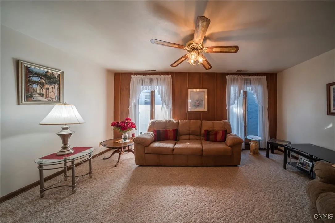 110 Bellshire Lane, Syracuse, New York 13208, Syracuse, New York 13208, 3 Bedrooms Bedrooms, 7 Rooms Rooms,2 BathroomsBathrooms,Residential,For Sale,110 Bellshire Lane, Syracuse, New York 13208,0,S1645394