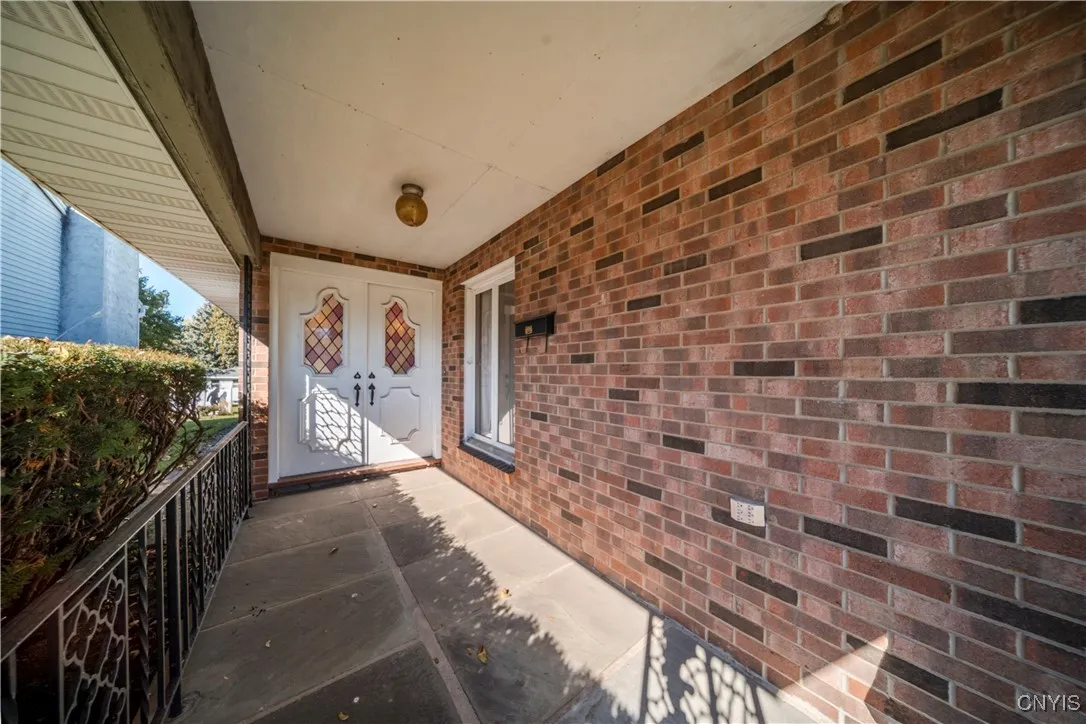 110 Bellshire Lane, Syracuse, New York 13208, Syracuse, New York 13208, 3 Bedrooms Bedrooms, 7 Rooms Rooms,2 BathroomsBathrooms,Residential,For Sale,110 Bellshire Lane, Syracuse, New York 13208,0,S1645394