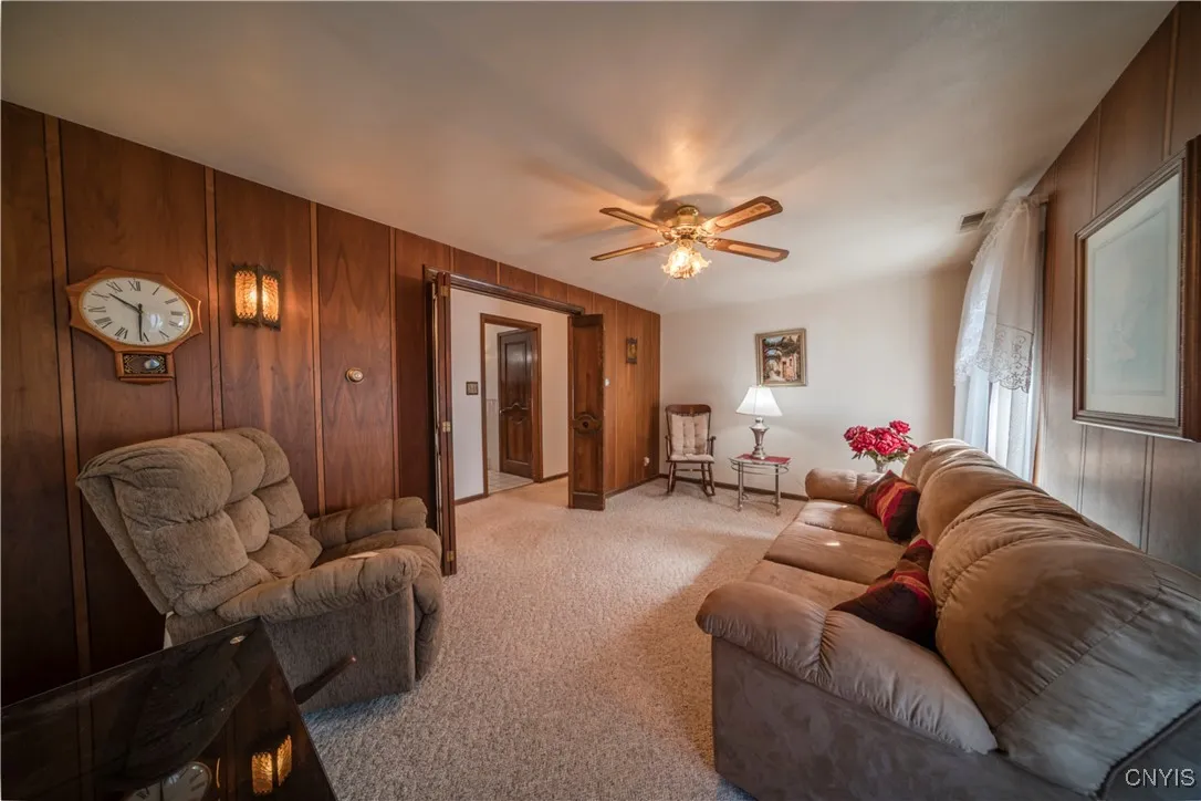 110 Bellshire Lane, Syracuse, New York 13208, Syracuse, New York 13208, 3 Bedrooms Bedrooms, 7 Rooms Rooms,2 BathroomsBathrooms,Residential,For Sale,110 Bellshire Lane, Syracuse, New York 13208,0,S1645394