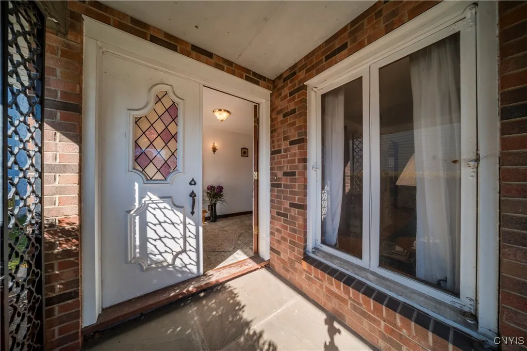 110 Bellshire Lane, Syracuse, New York 13208, Syracuse, New York 13208, 3 Bedrooms Bedrooms, 7 Rooms Rooms,2 BathroomsBathrooms,Residential,For Sale,110 Bellshire Lane, Syracuse, New York 13208,0,S1645394