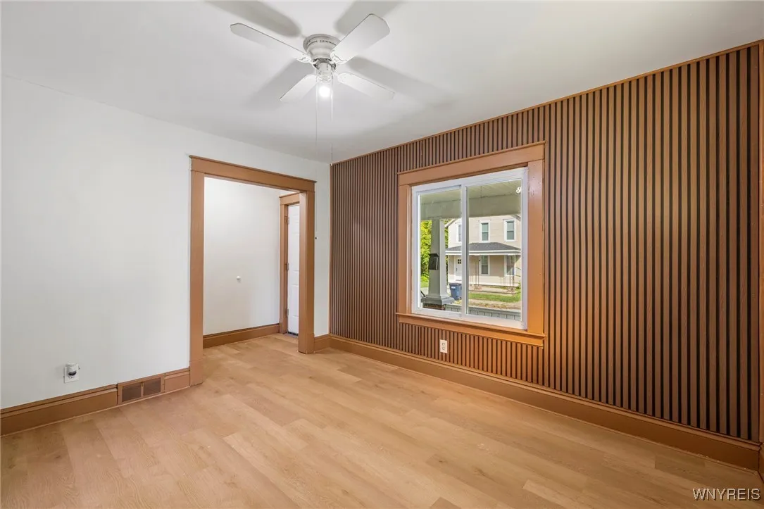 609 Elmwood Avenue, Niagara Falls, New York 14301, Niagara Falls, New York 14301, 5 Bedrooms Bedrooms, ,2 BathroomsBathrooms,Residential,For Sale,609 Elmwood Avenue, Niagara Falls, New York 14301,0,B1645399