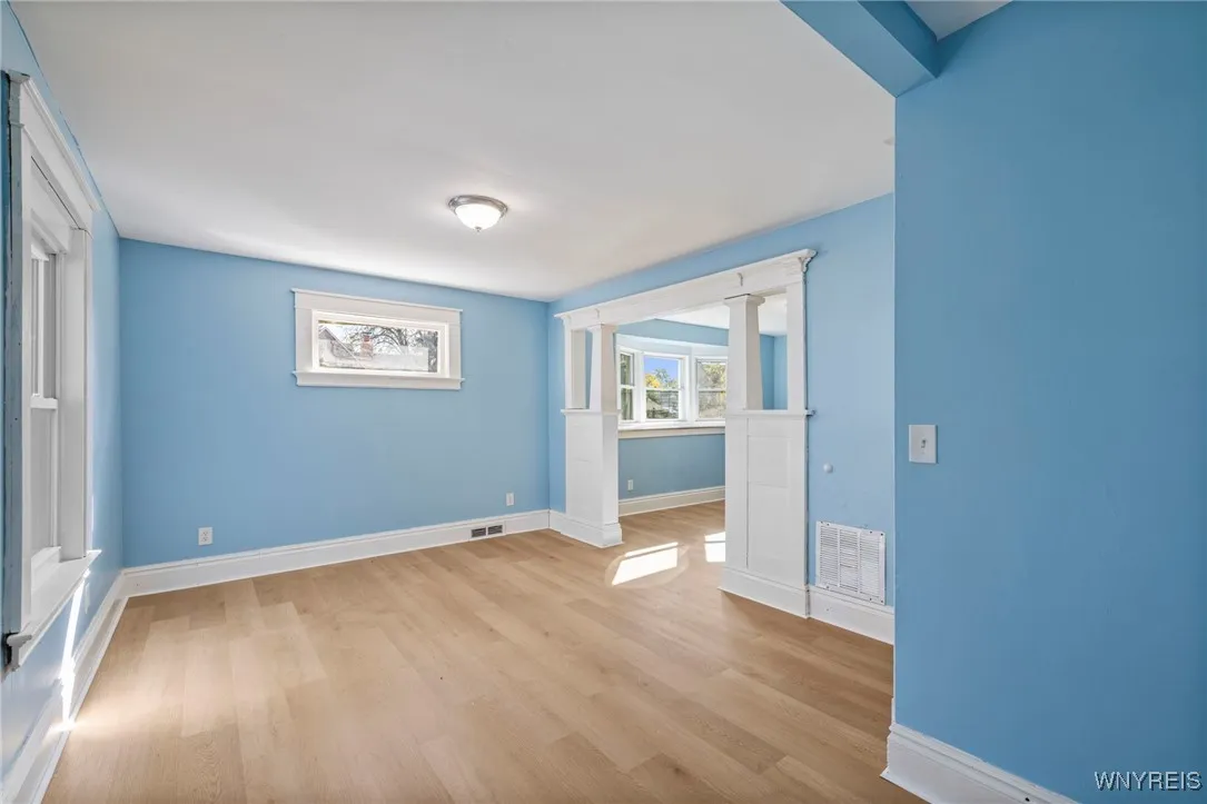 609 Elmwood Avenue, Niagara Falls, New York 14301, Niagara Falls, New York 14301, 5 Bedrooms Bedrooms, ,2 BathroomsBathrooms,Residential,For Sale,609 Elmwood Avenue, Niagara Falls, New York 14301,0,B1645399