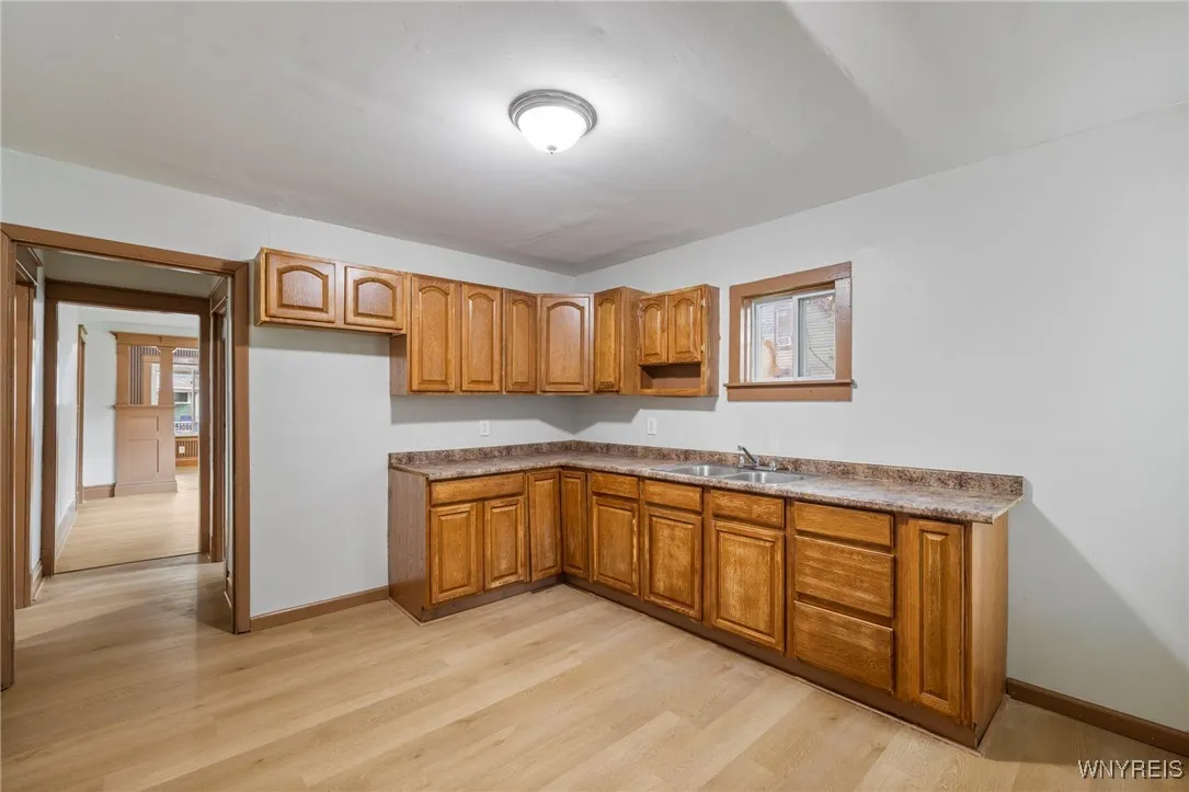 609 Elmwood Avenue, Niagara Falls, New York 14301, Niagara Falls, New York 14301, 5 Bedrooms Bedrooms, ,2 BathroomsBathrooms,Residential,For Sale,609 Elmwood Avenue, Niagara Falls, New York 14301,0,B1645399