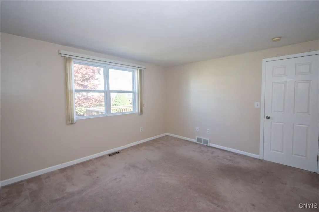 6407 Fantail Lane, Cicero, New York 13039, Cicero, New York 13039, 3 Bedrooms Bedrooms, 6 Rooms Rooms,2 BathroomsBathrooms,Residential,For Sale,6407 Fantail Lane, Cicero, New York 13039,0,S1645622