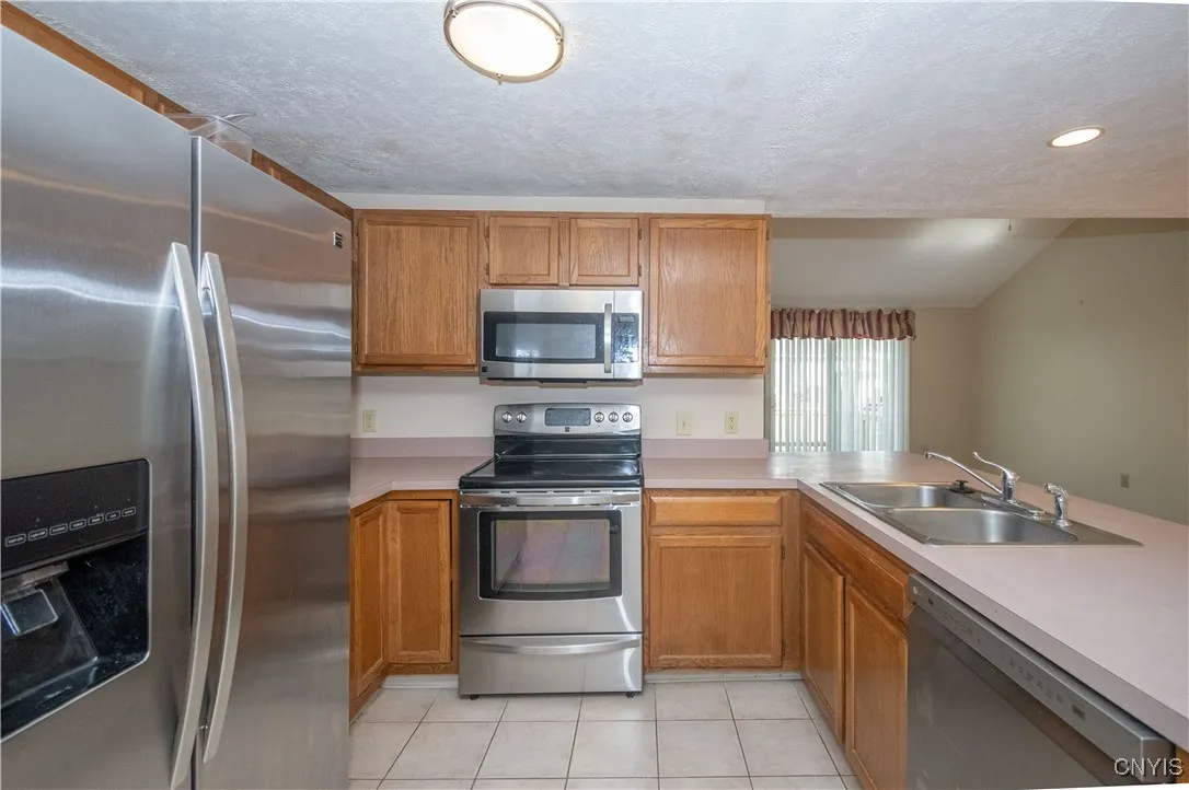 6407 Fantail Lane, Cicero, New York 13039, Cicero, New York 13039, 3 Bedrooms Bedrooms, 6 Rooms Rooms,2 BathroomsBathrooms,Residential,For Sale,6407 Fantail Lane, Cicero, New York 13039,0,S1645622