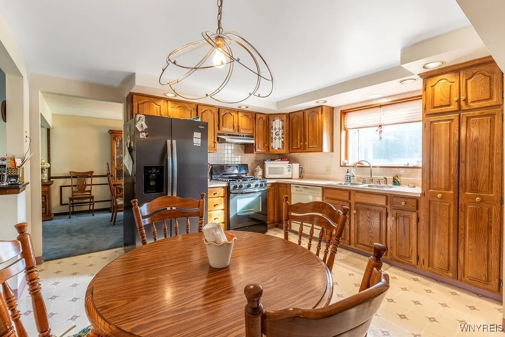 228 Sundown Trail, Amherst, New York 14221, Amherst, New York 14221, 3 Bedrooms Bedrooms, 6 Rooms Rooms,1 BathroomBathrooms,Residential,For Sale,228 Sundown Trail, Amherst, New York 14221,0,B1645338