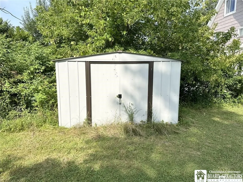 307 Summit Avenue, Jamestown, New York 14701, Jamestown, New York 14701, 3 Bedrooms Bedrooms, 6 Rooms Rooms,1 BathroomBathrooms,Residential,For Sale,307 Summit Avenue, Jamestown, New York 14701,0,R1643874