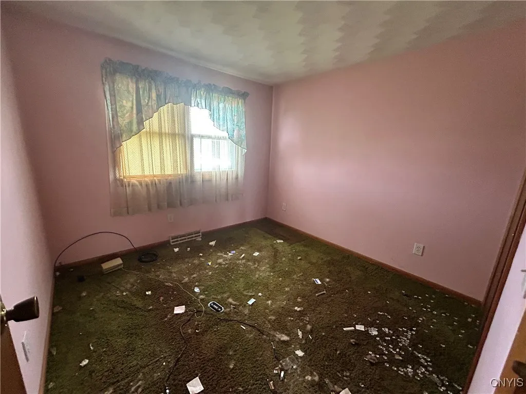 9 Anderson Circle, Auburn, New York 13021, Auburn, New York 13021, 3 Bedrooms Bedrooms, 6 Rooms Rooms,2 BathroomsBathrooms,Residential,For Sale,9 Anderson Circle, Auburn, New York 13021,0,S1645420