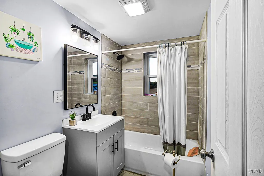 8896 Red Hill Road, New Hartford, New York 13413, New Hartford, New York 13413, 4 Bedrooms Bedrooms, 9 Rooms Rooms,3 BathroomsBathrooms,Residential,For Sale,8896 Red Hill Road, New Hartford, New York 13413,0,S1645643