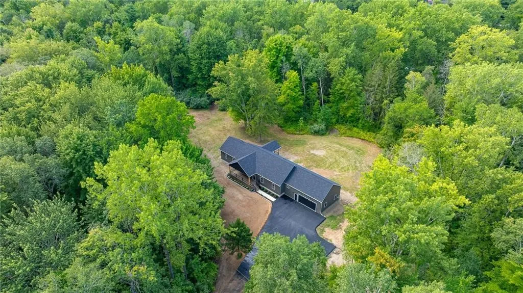 3283 Roosevelt Highway, Hamlin, New York 14464, Hamlin, New York 14464, 3 Bedrooms Bedrooms, 9 Rooms Rooms,2 BathroomsBathrooms,Residential,For Sale,3283 Roosevelt Highway, Hamlin, New York 14464,0,R1643599