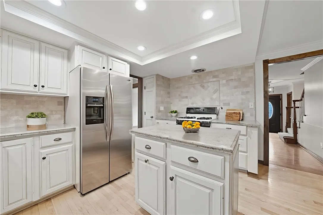 140 Teakwood Terrace, Amherst, New York 14221, Amherst, New York 14221, 4 Bedrooms Bedrooms, 9 Rooms Rooms,2 BathroomsBathrooms,Residential,For Sale,140 Teakwood Terrace, Amherst, New York 14221,0,R1645612