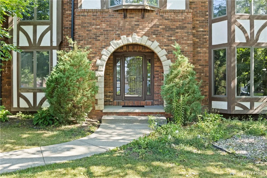 81 Plumwood Court, Amherst, New York 14051, Amherst, New York 14051, 4 Bedrooms Bedrooms, 9 Rooms Rooms,2 BathroomsBathrooms,Residential,For Sale,81 Plumwood Court, Amherst, New York 14051,0,B1645669