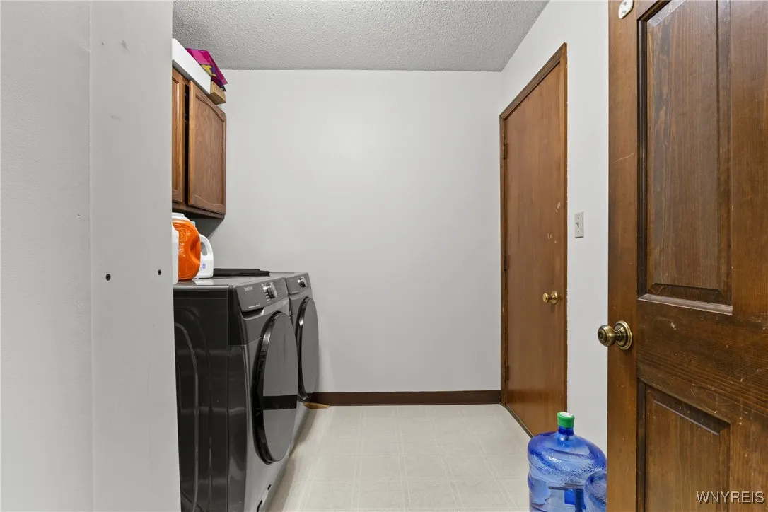 81 Plumwood Court, Amherst, New York 14051, Amherst, New York 14051, 4 Bedrooms Bedrooms, 9 Rooms Rooms,2 BathroomsBathrooms,Residential,For Sale,81 Plumwood Court, Amherst, New York 14051,0,B1645669